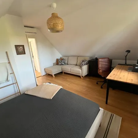 Oereghegyi Vendeghaz - On The Old Hill *