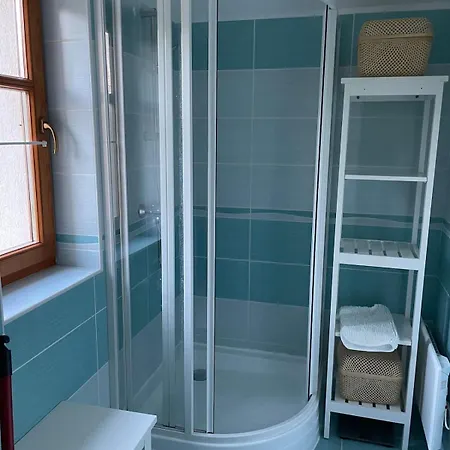 فيلة Oereghegyi Vendeghaz - On The Old Hill بالاتونزيبيد