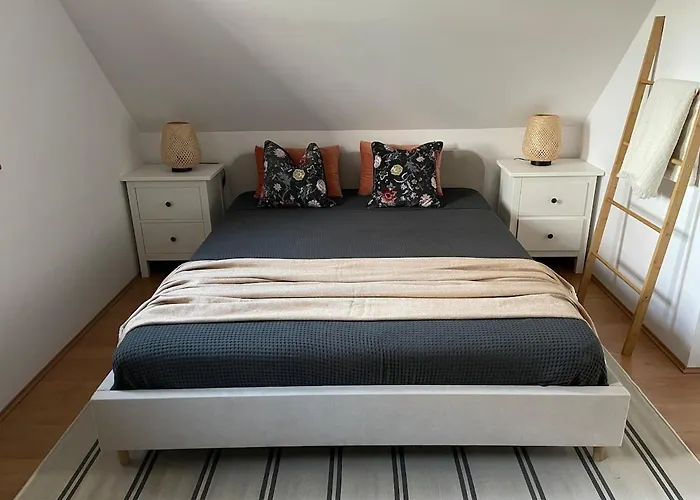 Villa Oereghegyi Vendeghaz - On The Old Hill